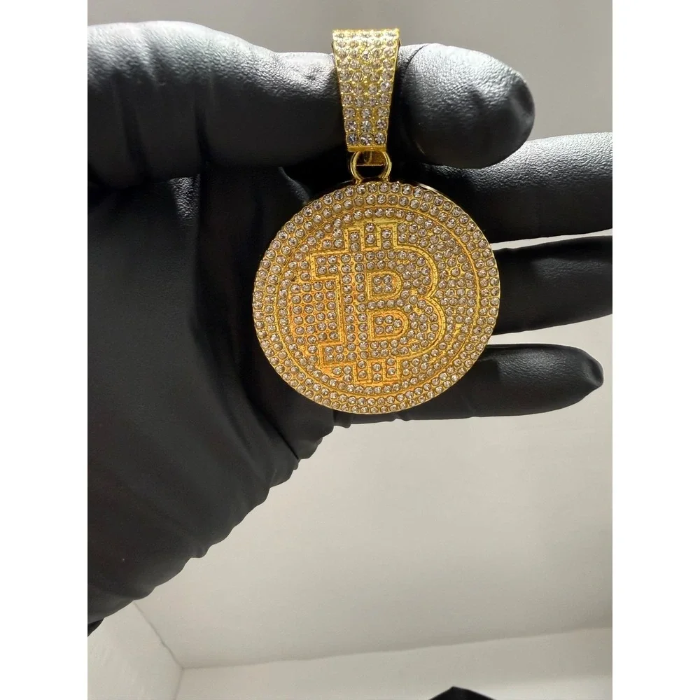 b circle pendant iced out vvscz 2inch